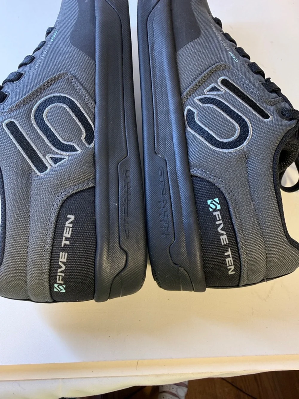 ADIDAS FIVE TEM FREERIDER MOUNTAIN BIKE SHOES. NEVER WORN BRAND NEW SZ 11.5 - Picture 11 of 16